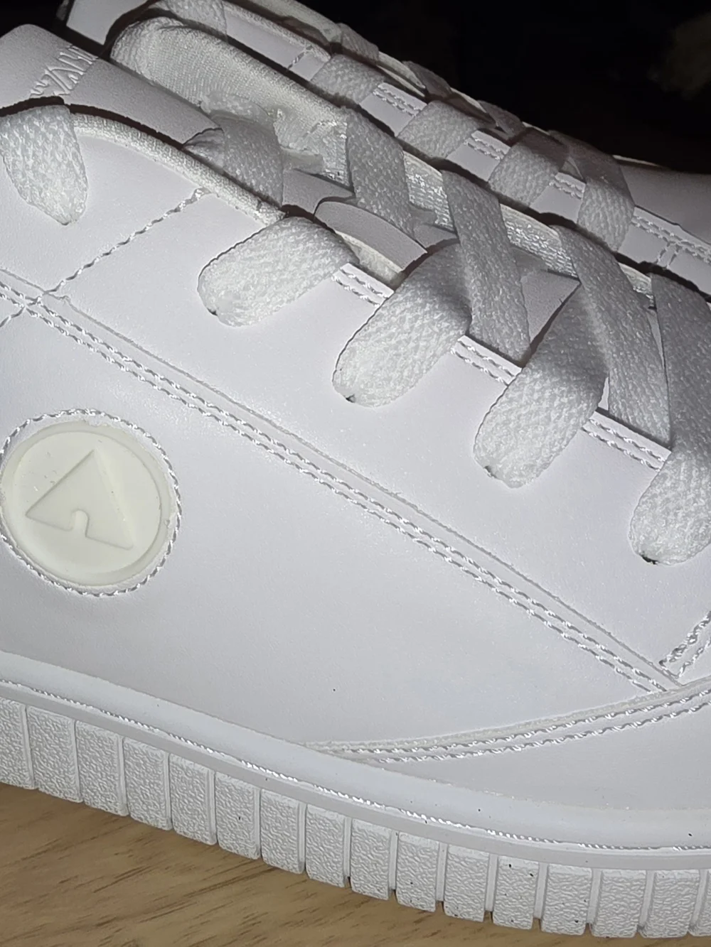 Airwalk WHITE/WHITE Men's Size 10.5 BRAND NEW/SKATE/CASUAL/IDEAL FOR ALL ATTIRES